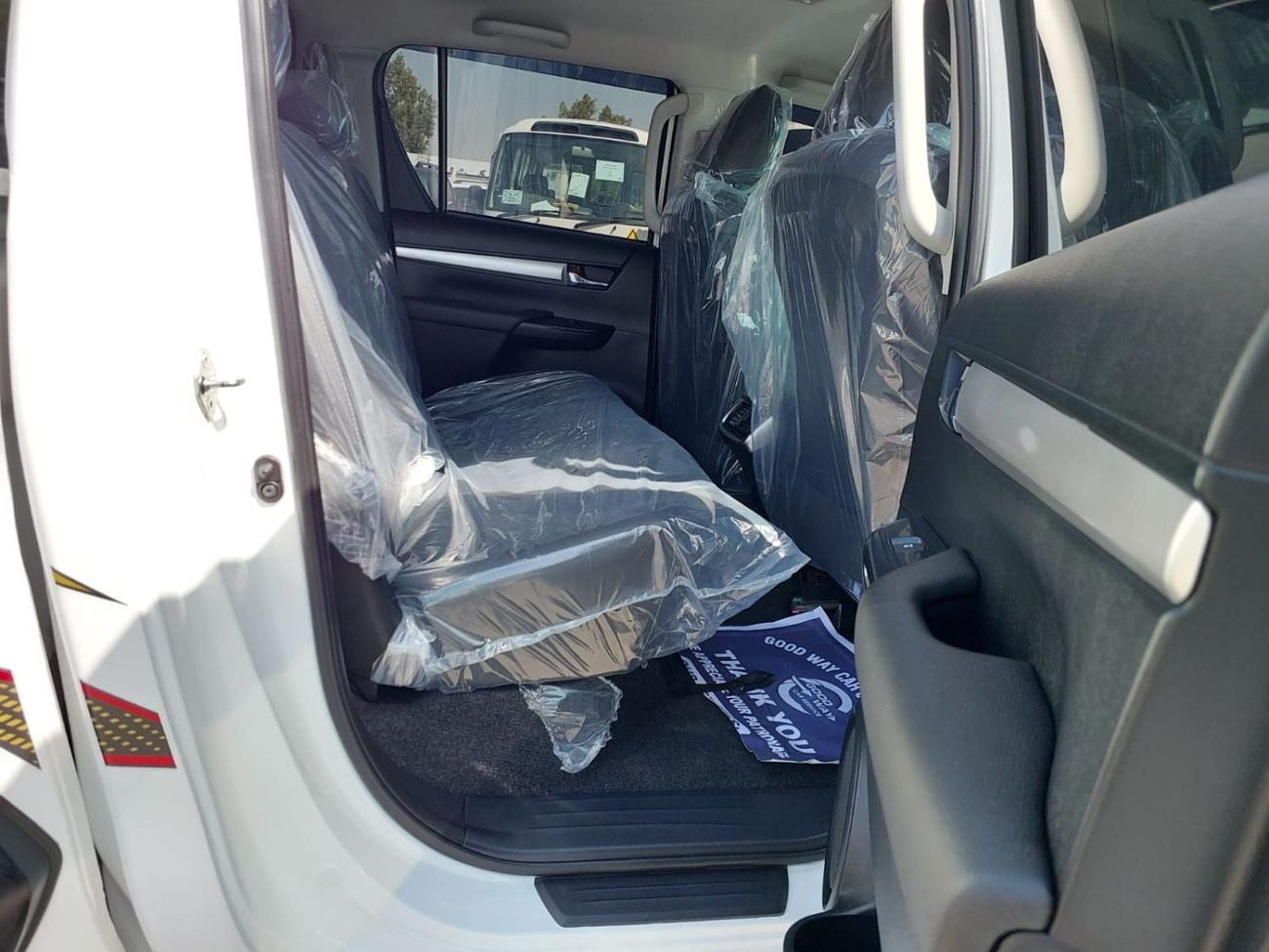 Toyota Hilux (RAMADAN OFFER) TOYOTA HILUX PICKUP RHD 2023 MODEL 2.8 L DIESEL AUTOMATIC(PM85171)