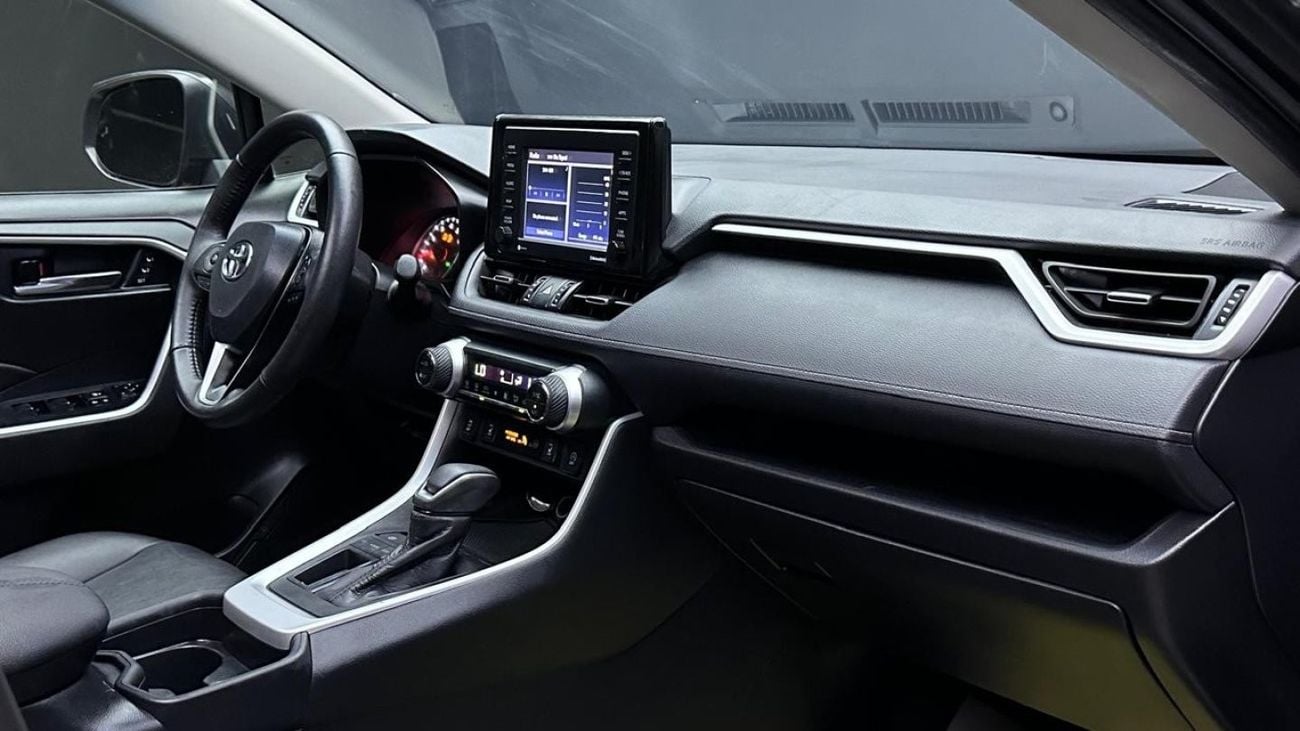 Toyota RAV4 XLE Full option