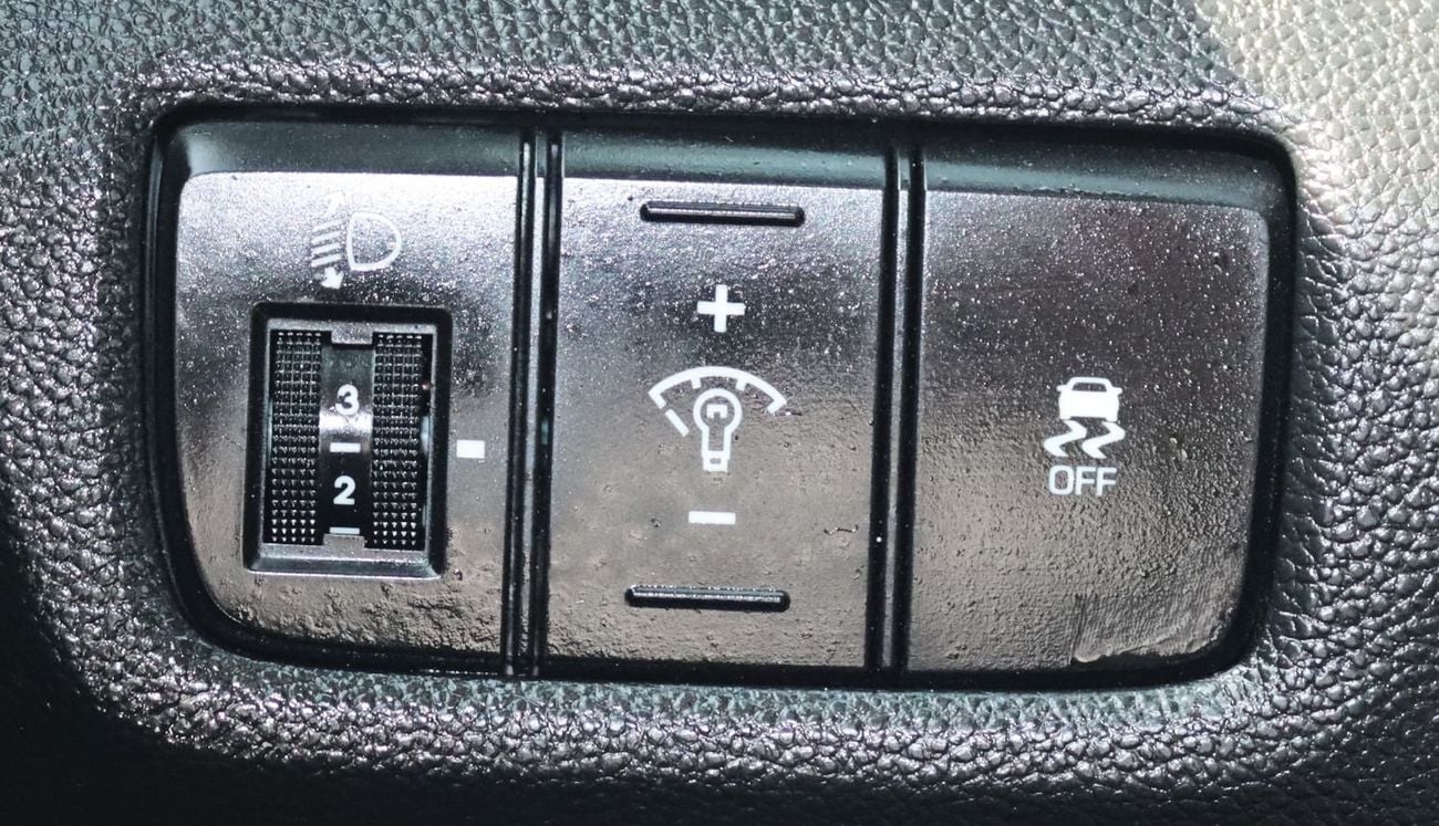 هيونداي كريتا هيونداى كريتا -2020 - خليجى بدون حوادث - محرك 1.6L - ممشى 88000 بحاله ممتازه