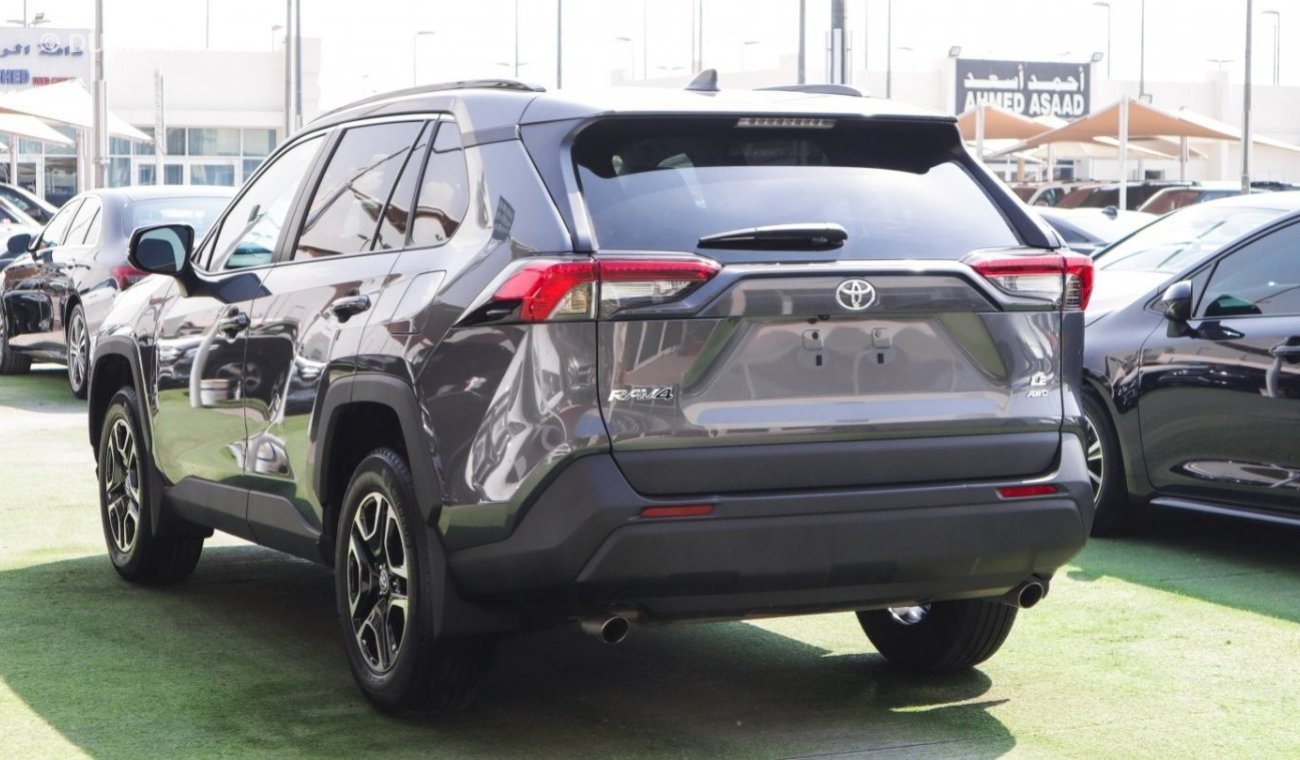 Toyota RAV4 AWD LE