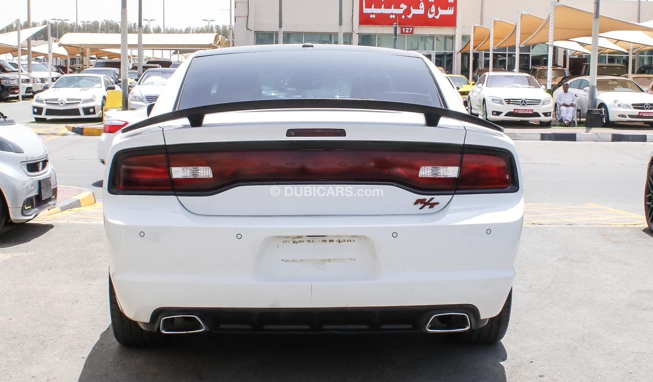 دودج تشارجر 2013 Hemi Rt Full options American specs sunroof DVD camera leather interiors