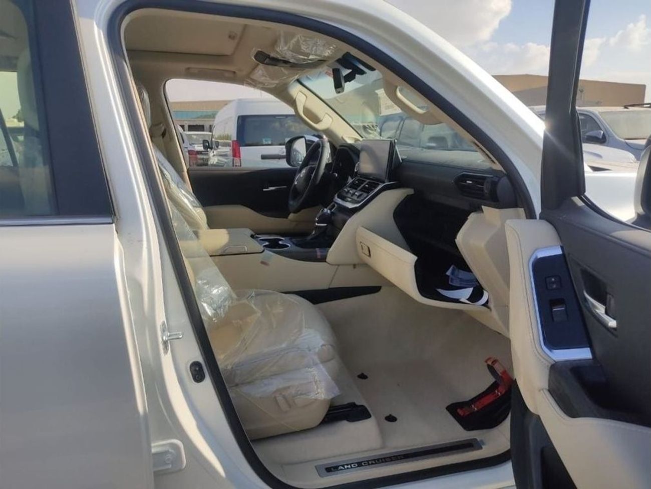 Toyota Land Cruiser LAND CRUISER VX-R DIESEL 3.3L AUTOMATIC | 0 KM | 03 YEARS WARRANTY I 2025 MY