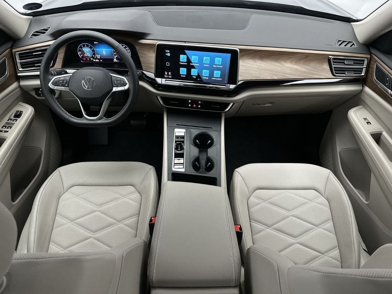 فولكس واجن تيرامونت Trendline 2.0L (Ref#54810) / WAS 149,900 AED - NOW 138,900 AED