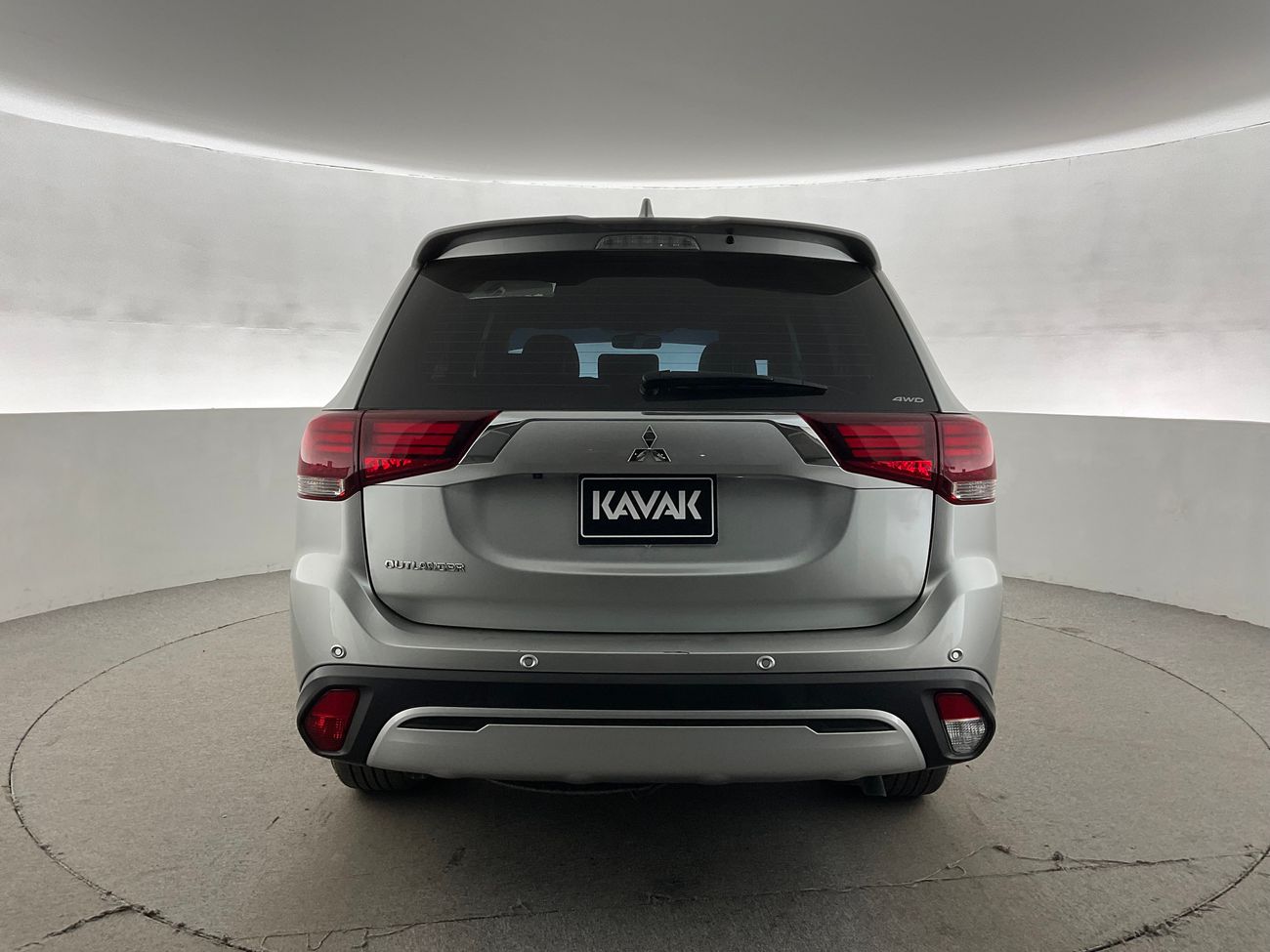 ميتسوبيشي آوتلاندر GLX Midline | National Day Celebration | شامل الضمان | 0 ﺪﻔﻋﺓ ﺃﻮﻟﻯ