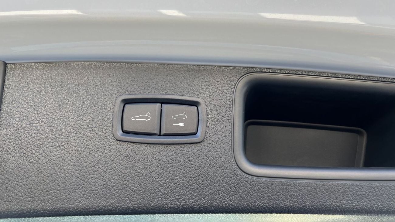 Porsche Macan Std 2.0L (252 HP) PORSCHE MACAN 2024 CARRARA WHITE METALLIC