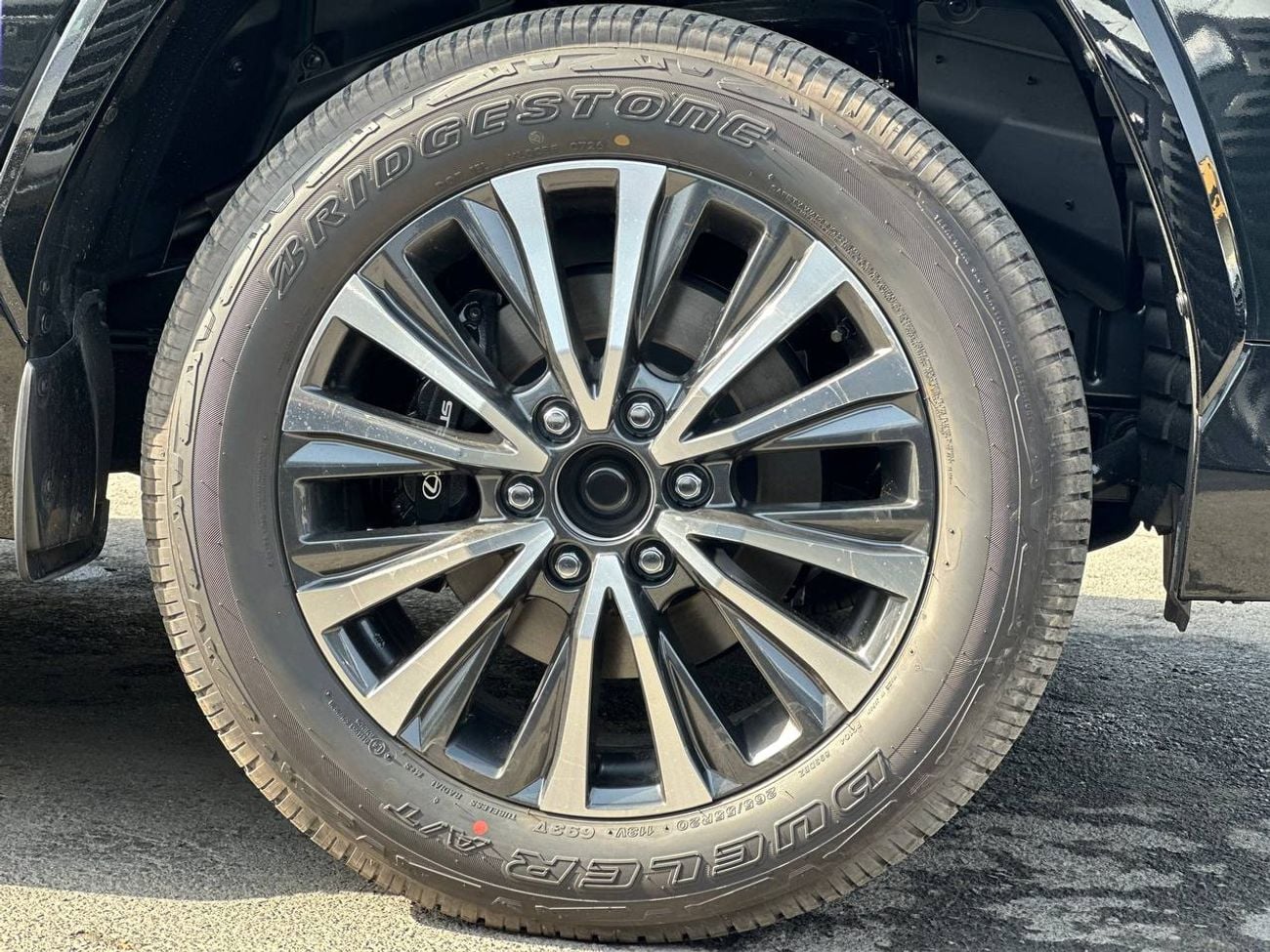 Lexus LX700h Urban Signature 3.5L HEV A/T // 2026 // Full With Radar & Head Up Disable , 360 Camera , Wireless Ch