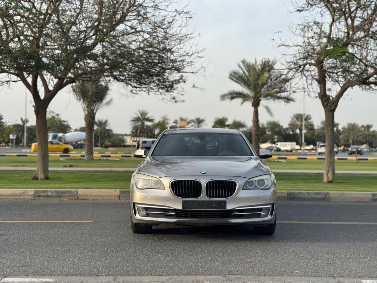 بي أم دبليو 730Li Executive 4.0L (5 Door)