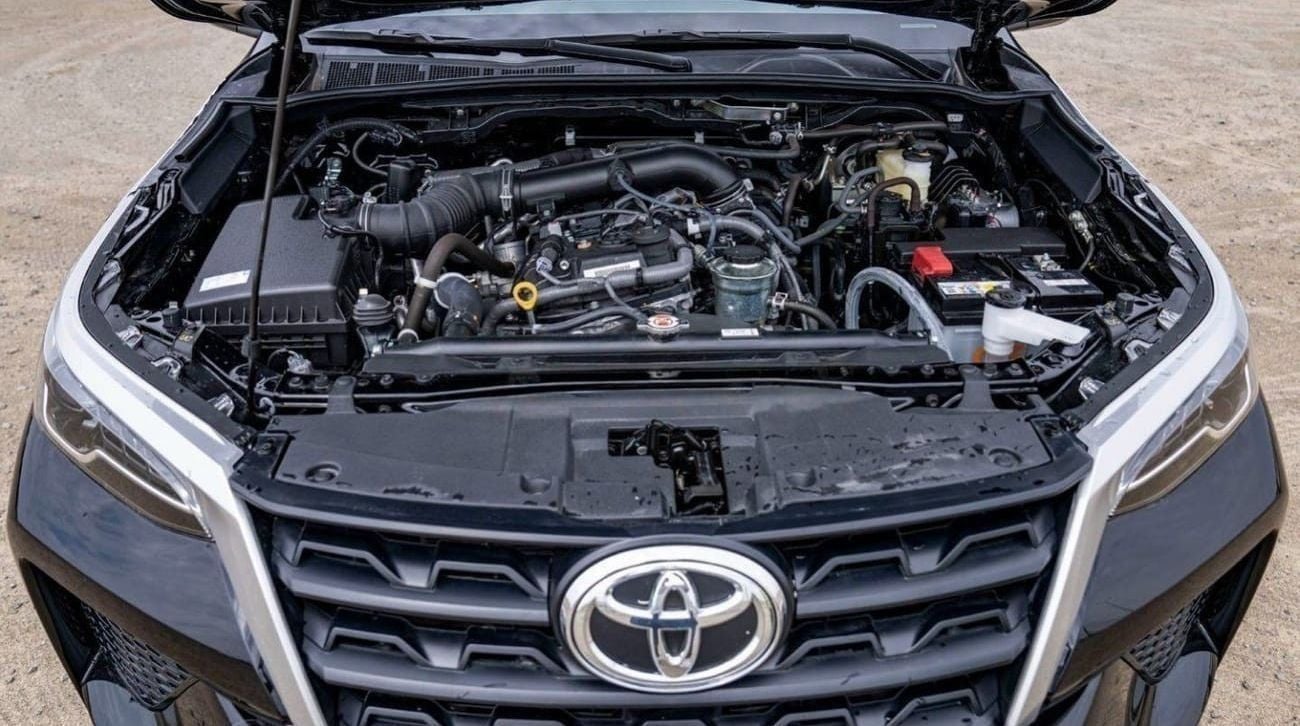 تويوتا فورتونر Toyota Fortuner SR5 2.7L Petrol  4*2 MY2025