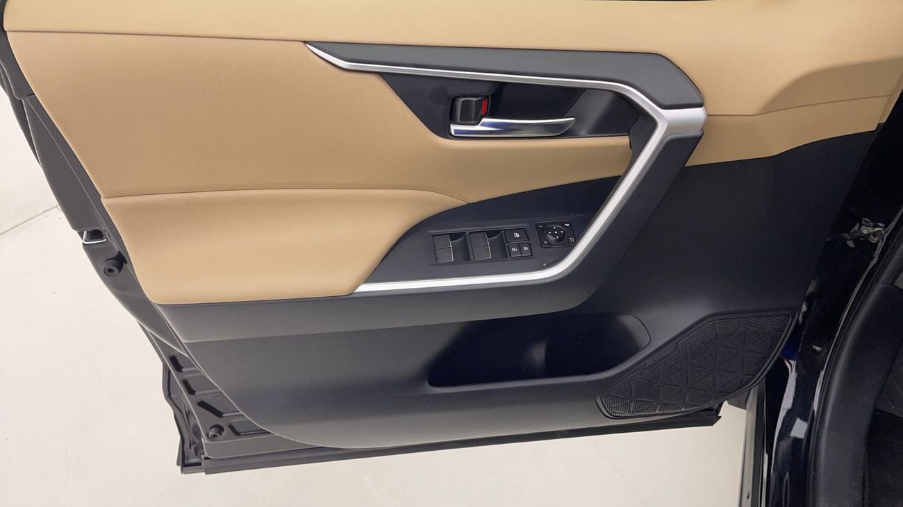 تويوتا راف ٤ VX 2.5 | بدون دفعة مقدمة | اختبار القيادة في المنزل