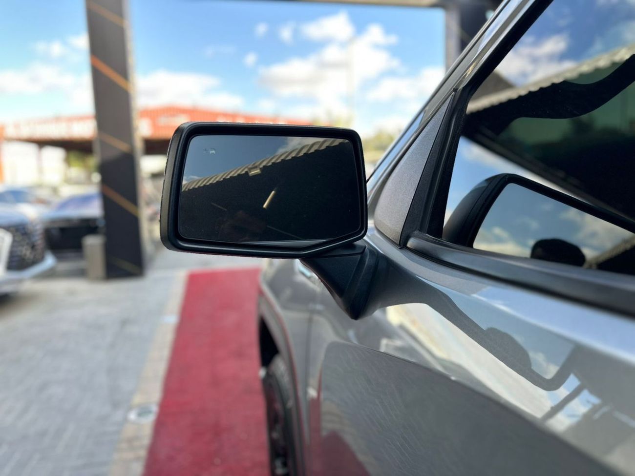 GMC Sierra 2.7T SLE Crew Cab (FWD)