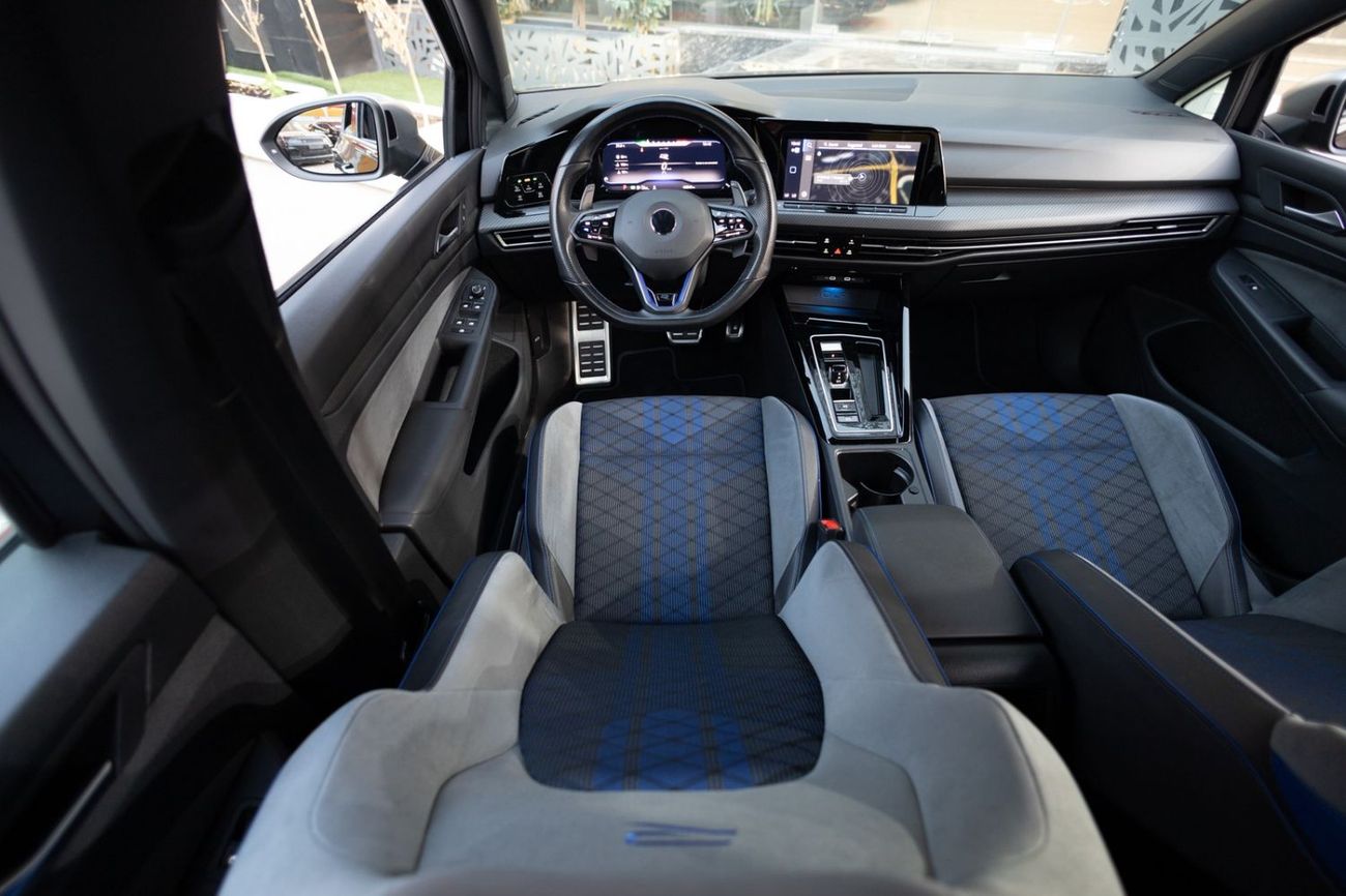 فولكس واجن جولف R Line Volkswagen Golf R 2023 GCC under Agency Warranty with Flexible Down-Payment.