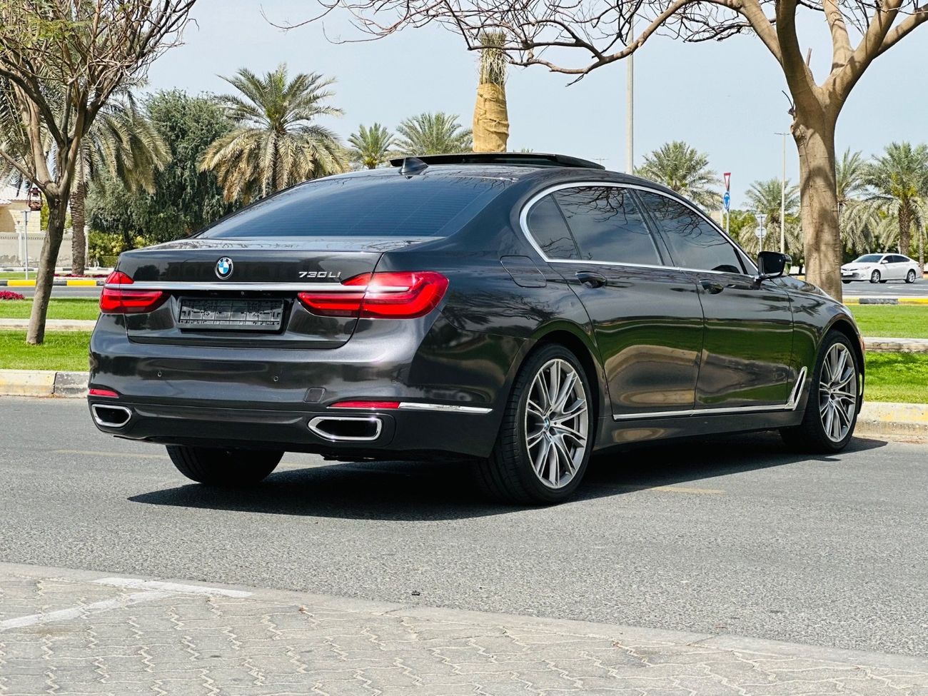 BMW 730Li Exclusive 2.0L
