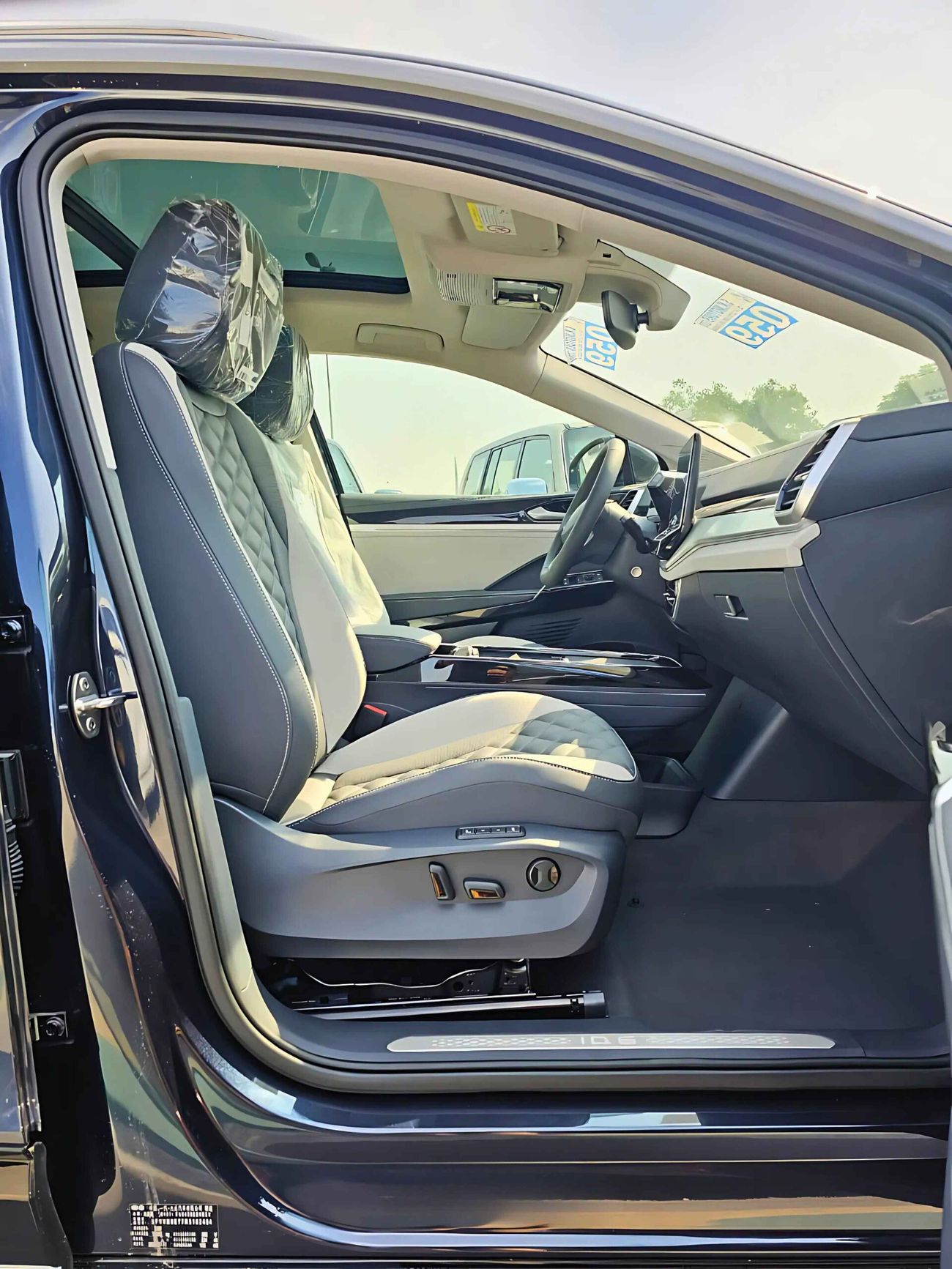 Volkswagen ID.6 CROZZ PRO / 360* CAMERA / HEAD UP DISPLAY / CODE # 68095