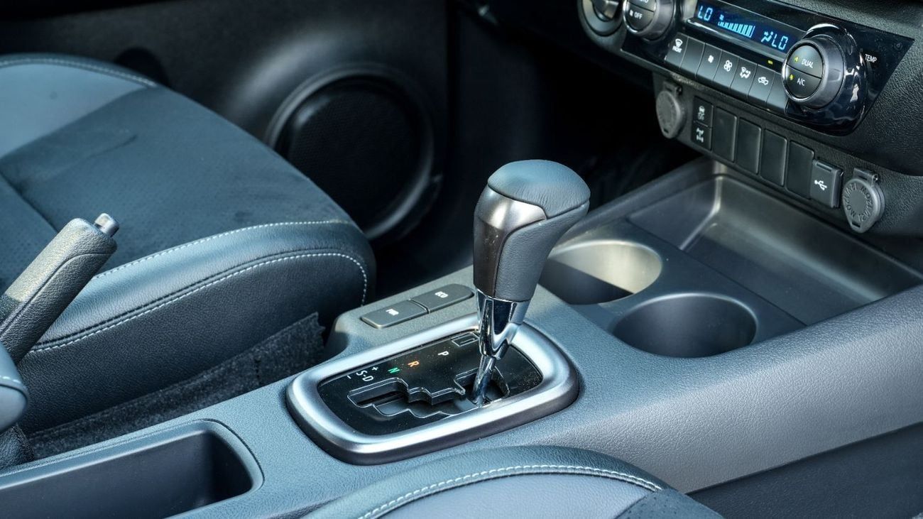 تويوتا هيلوكس GR Sport 4.0L