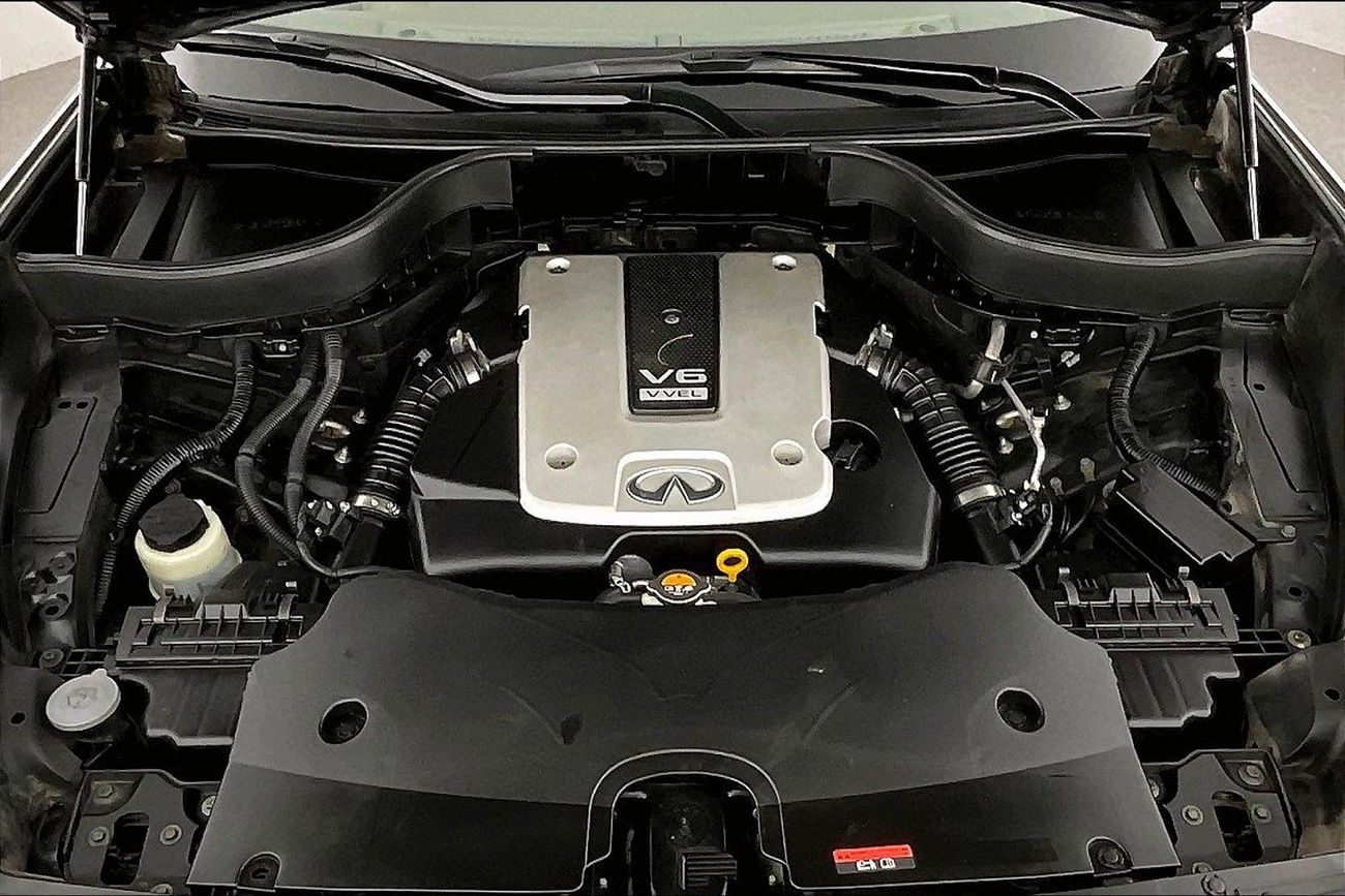 Infiniti QX70 Luxury / Luxe Sensory | Guaranteed Warranty | 0 Down Payment