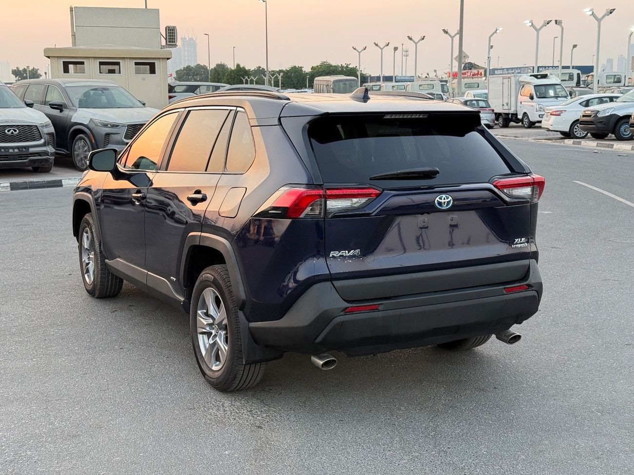 تويوتا راف ٤ 2.5L VXR Hybrid