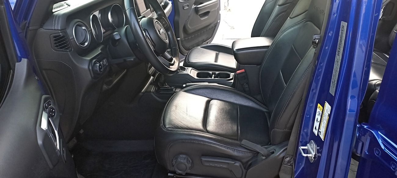 Jeep Wrangler Unlimited Sport 3.6L A/T WITH SAHARA LEATHER INTERIOR AND RIMS PARTIAL SERVICE HISTORY