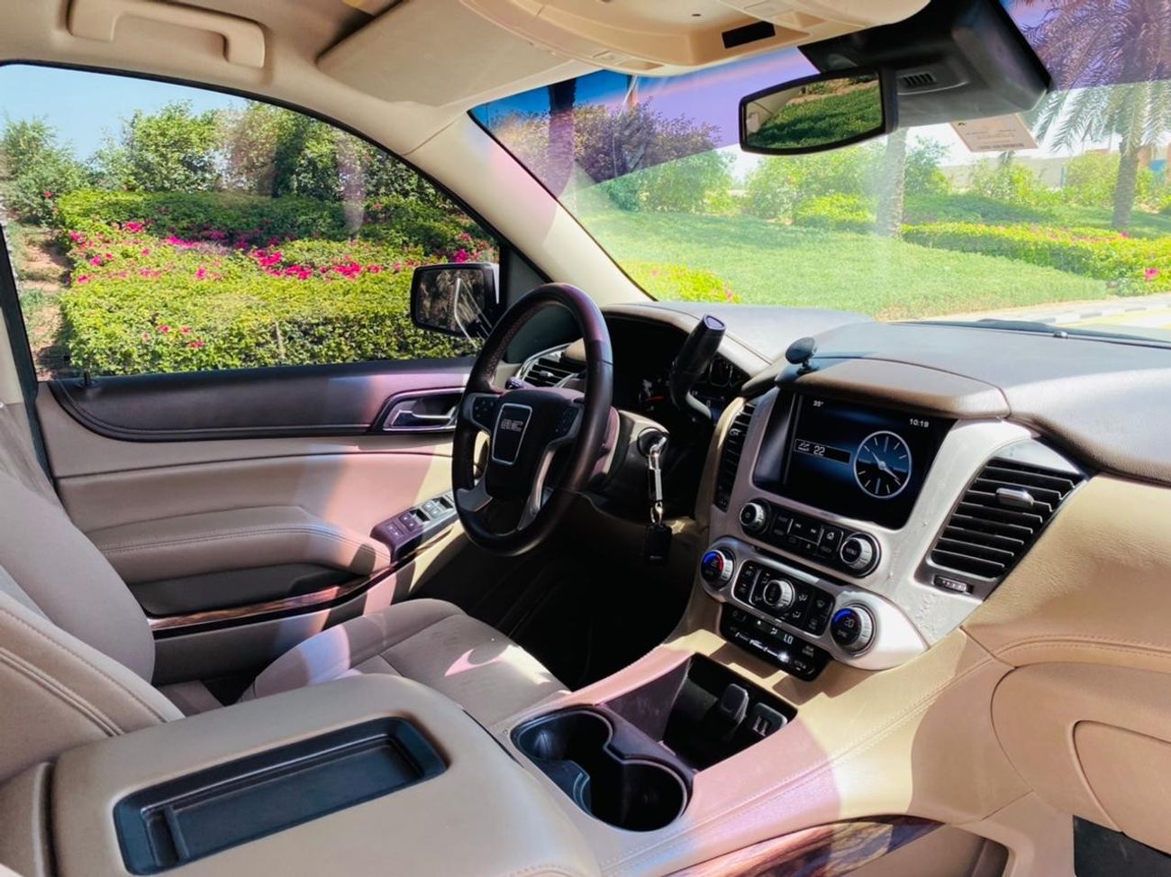 جي أم سي يوكون SLE جي ام سي يوكن خليجي 2015 بحاله ممتازه بدون حوادث