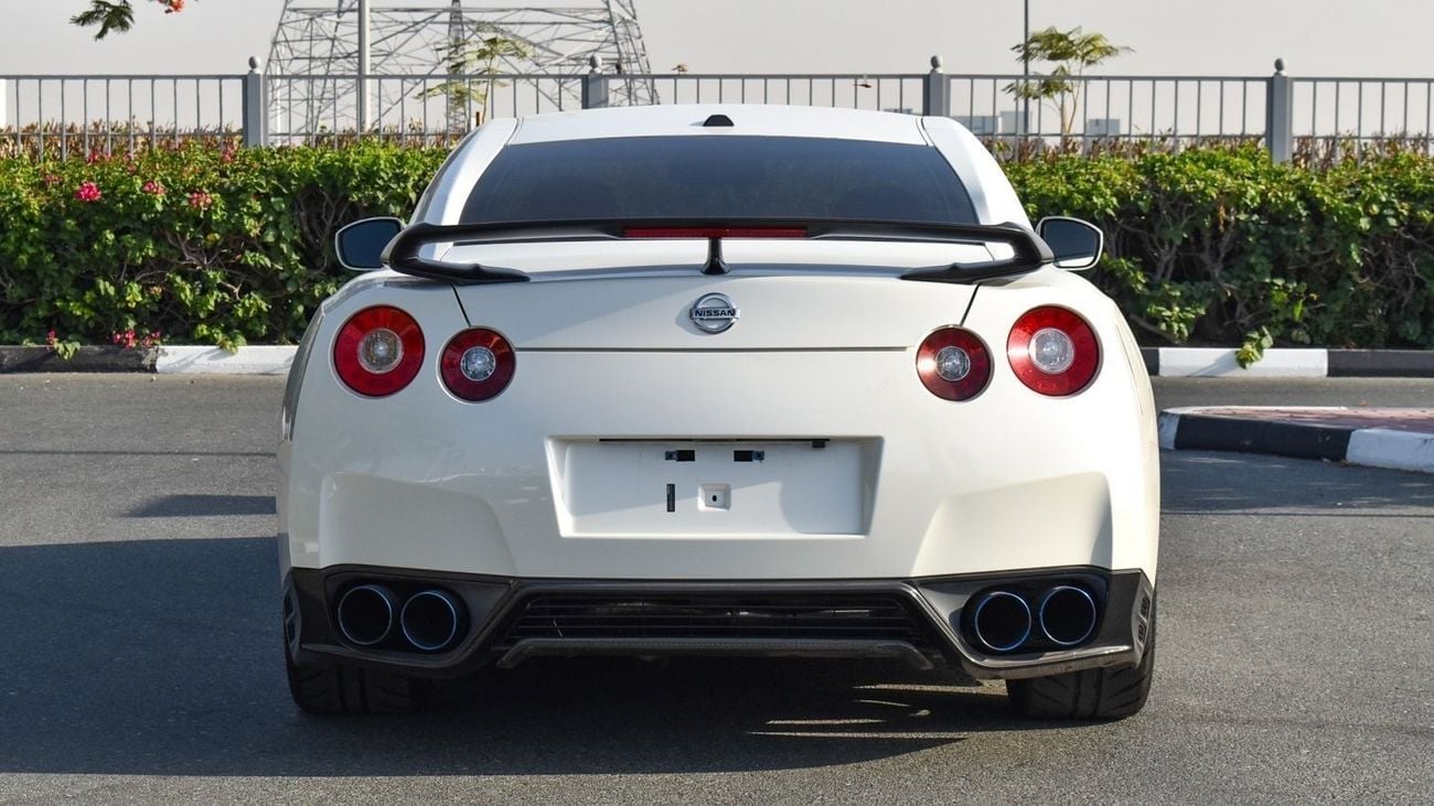 Nissan GTR Black edition