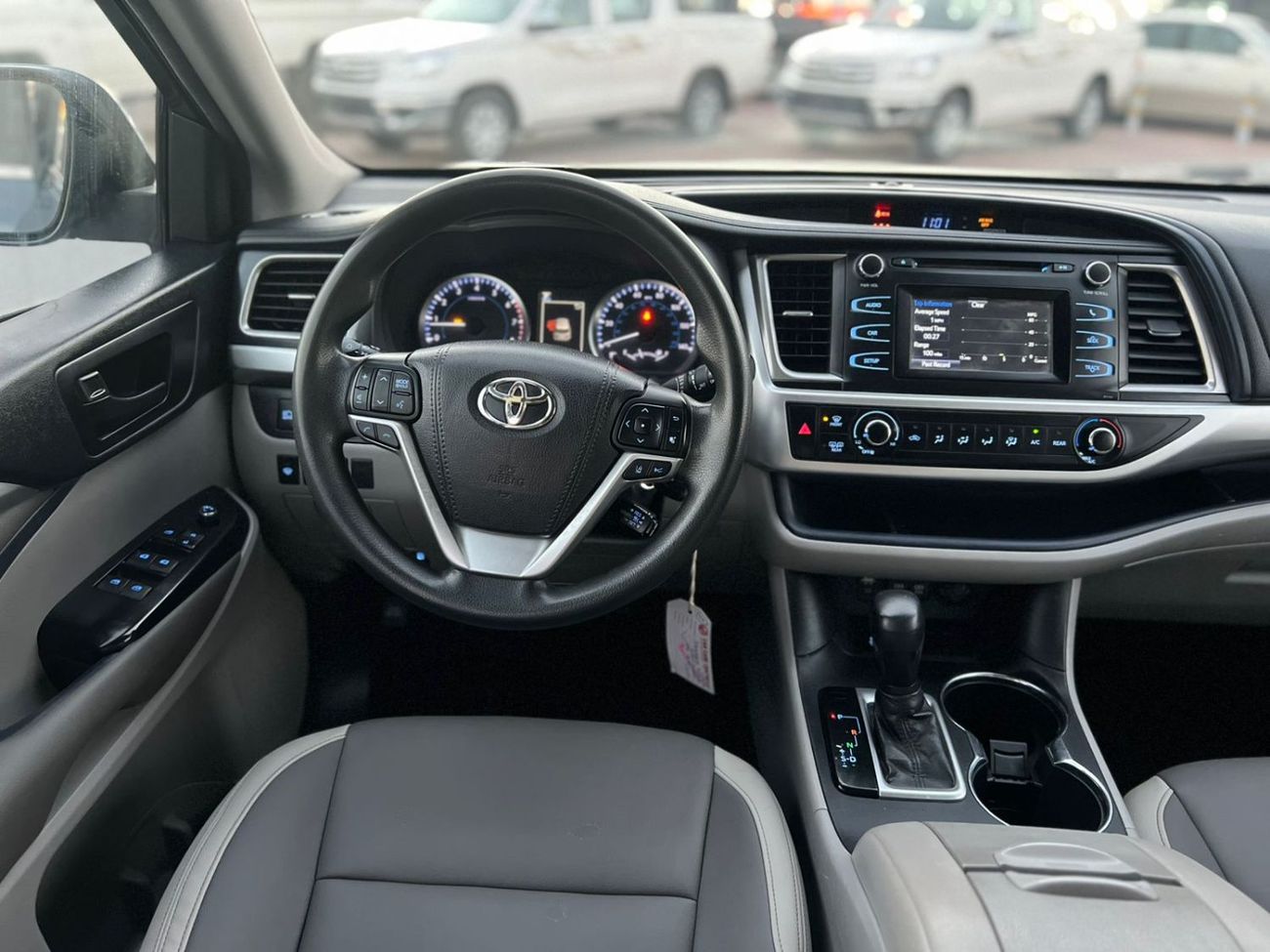 تويوتا هايلاندر 2018 Toyota Highlander Mid Option 2.7L V4 -AWD 4x4 - Rear Camera - Leather Seat