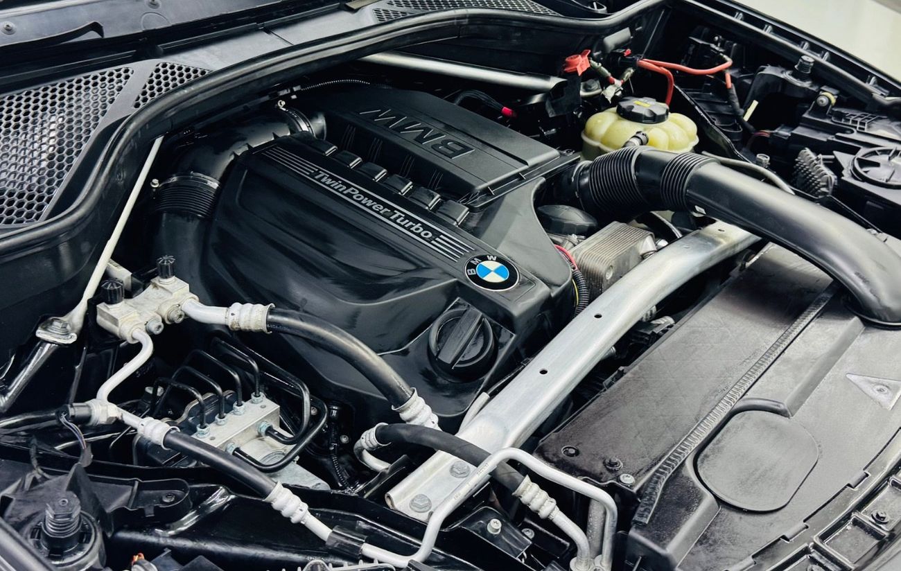 بي أم دبليو X5 GCC .. FSH .. M kit .. Perfect Condition .. V6 .. Top Range