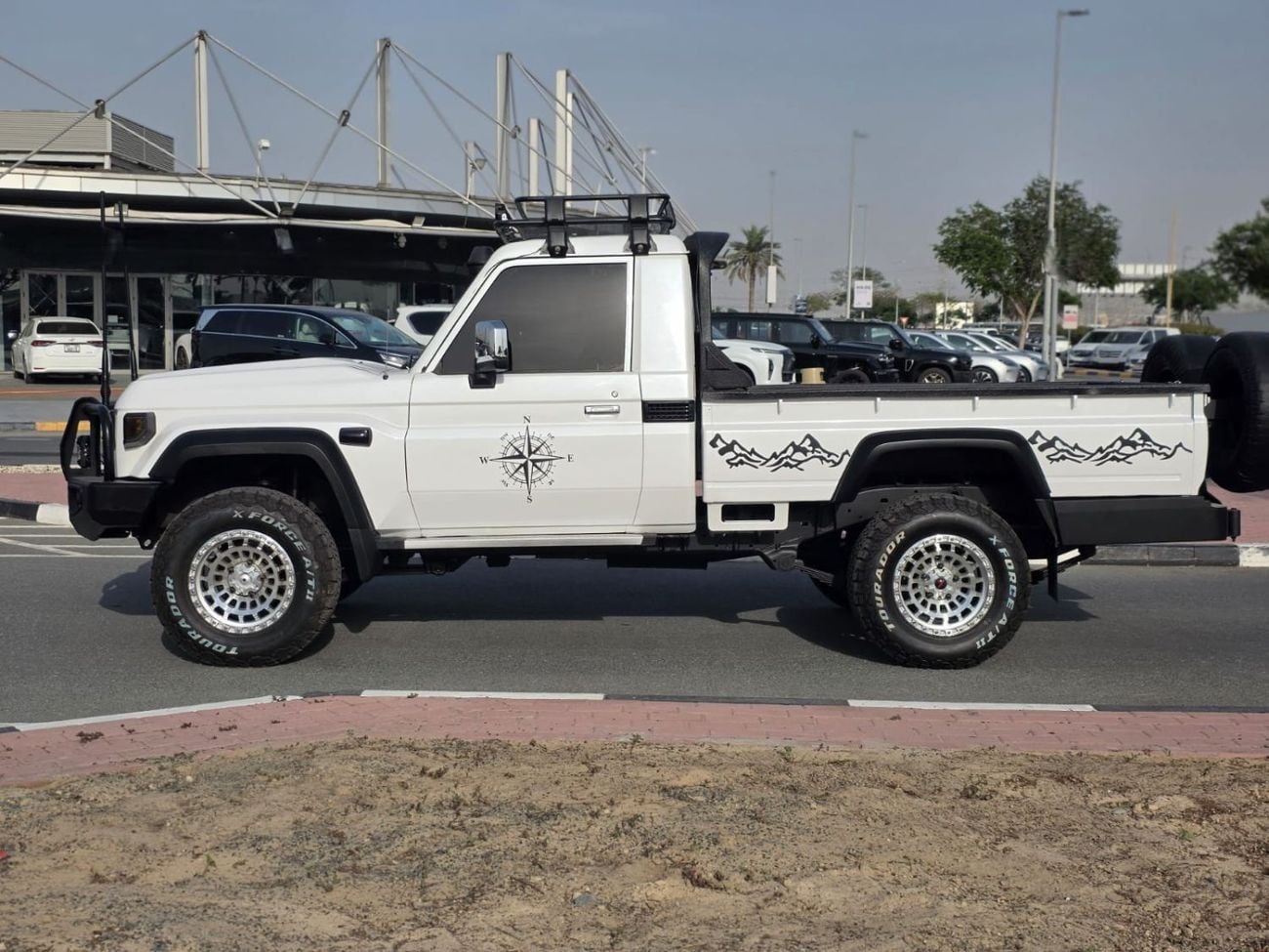 تويوتا لاند كروزر بيك آب -