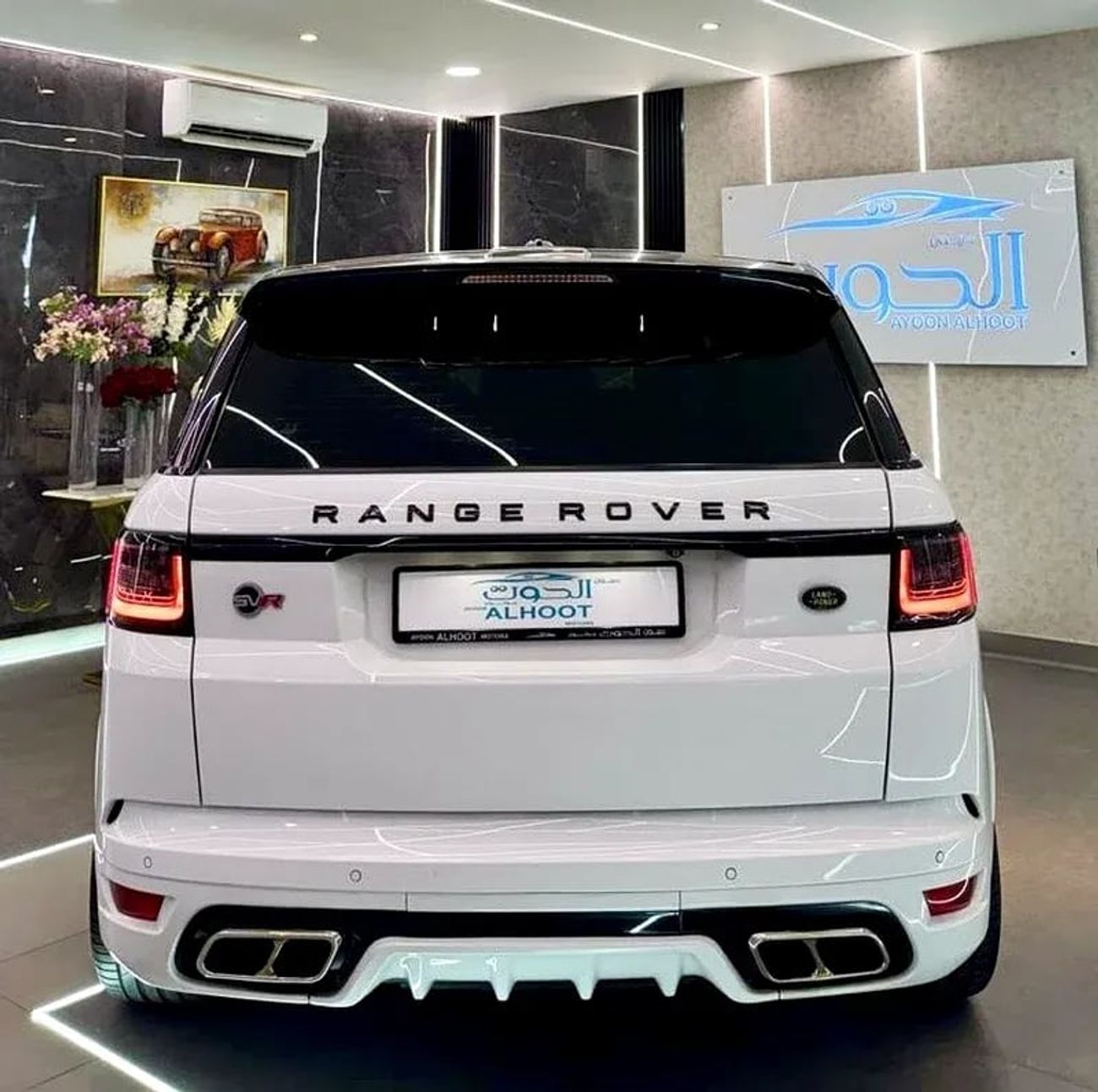 Land Rover Range Rover Sport SVR 5.0L (575 HP) AWD