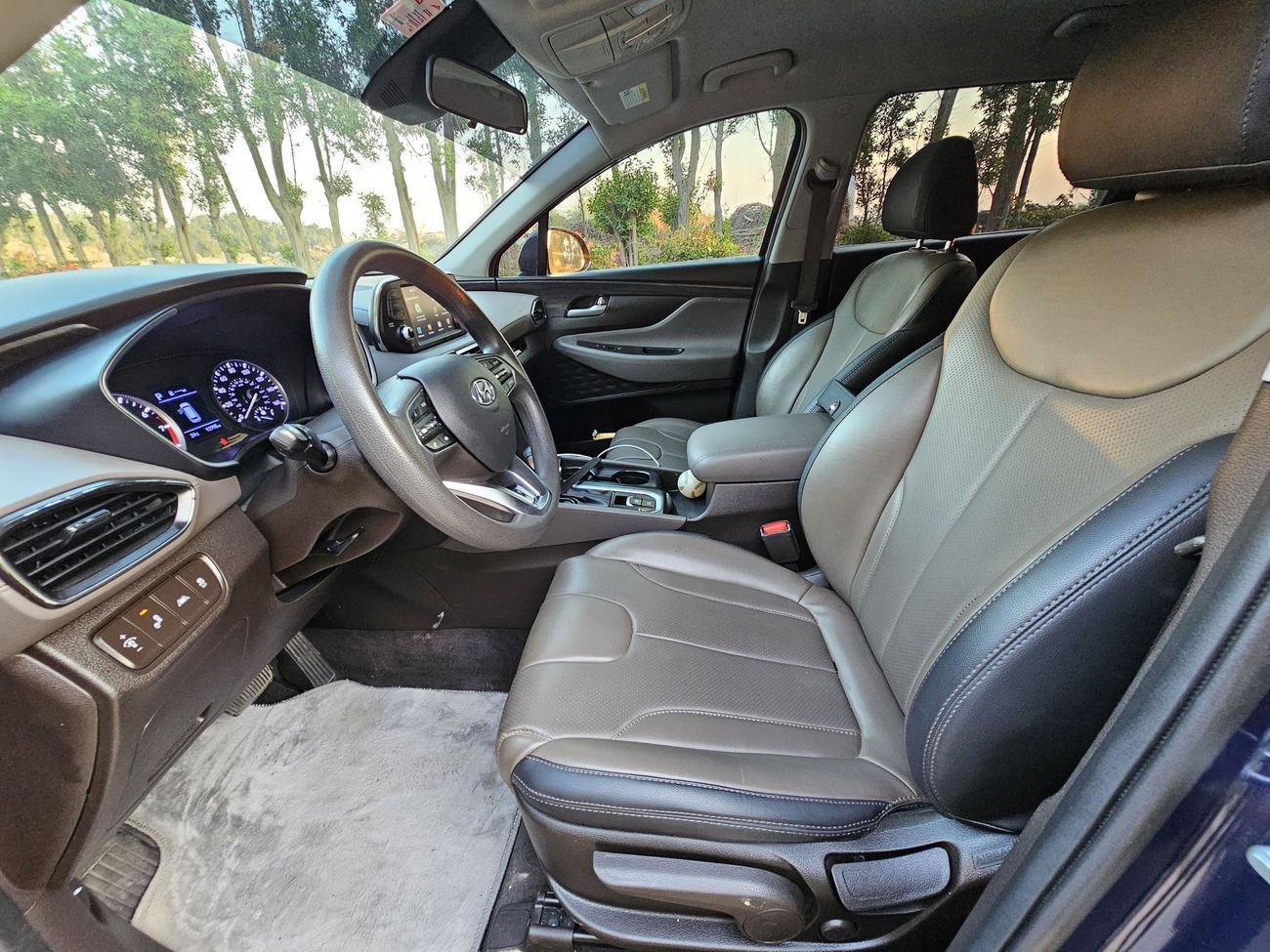 هيونداي سانتا في // 0% DP // Monthly 1150 AED // Dubai Registered // Perfect Condition