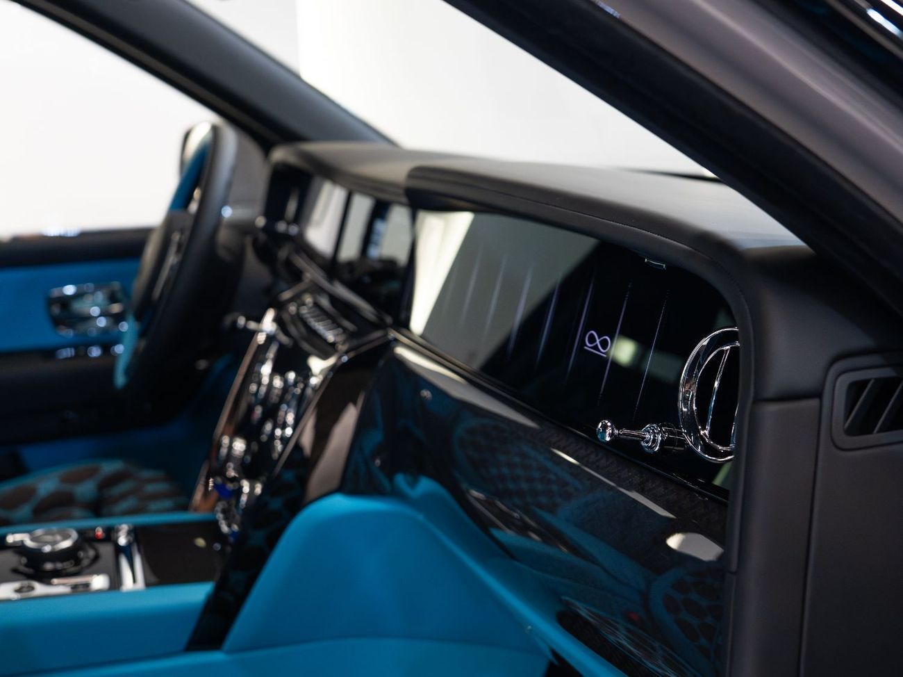 Rolls-Royce Cullinan - 2025 | BLACK BADGE | GUCCI INTERIOR | BRAND NEW | 0 KM | FULL OPTION