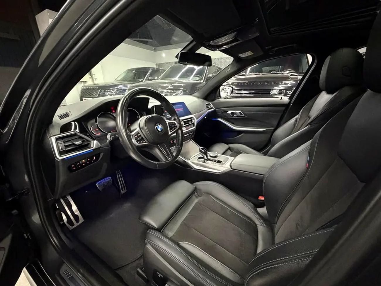 BMW 330i Exclusive 2.0L (255 HP)