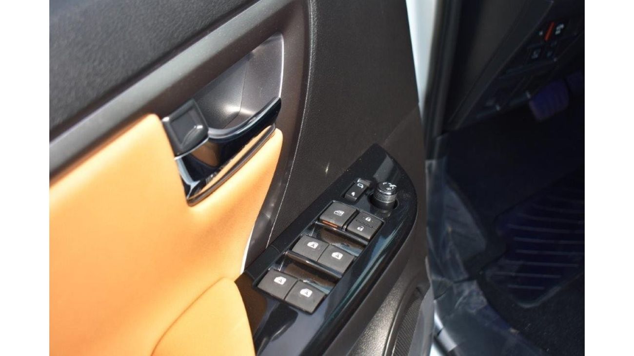 تويوتا فورتونر VXR 4.0L Petrol Automatic