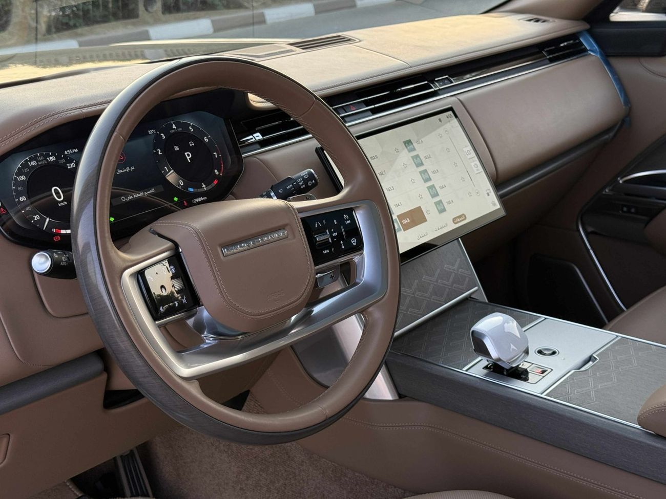 Land Rover Range Rover LWB SV P615 4.4L **2025**GCC SPEC UNDER WARRANTY