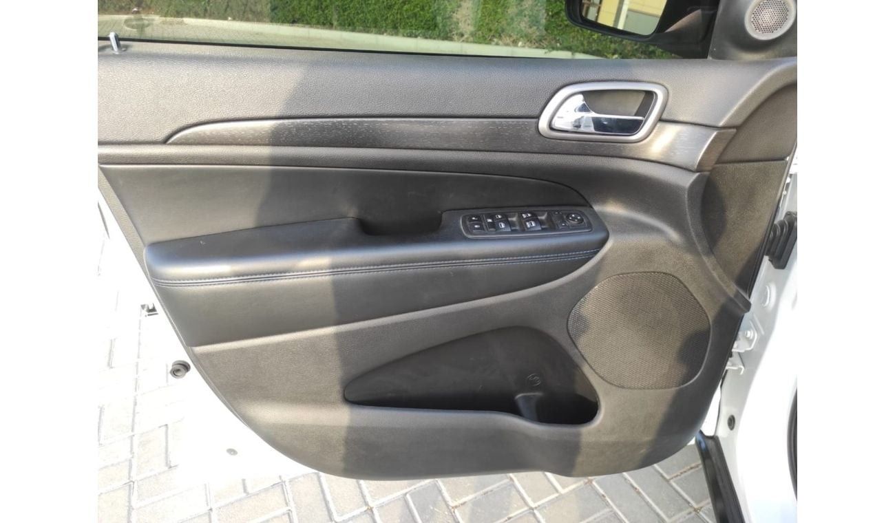 جيب جراند شيروكي exclusive 3.6L