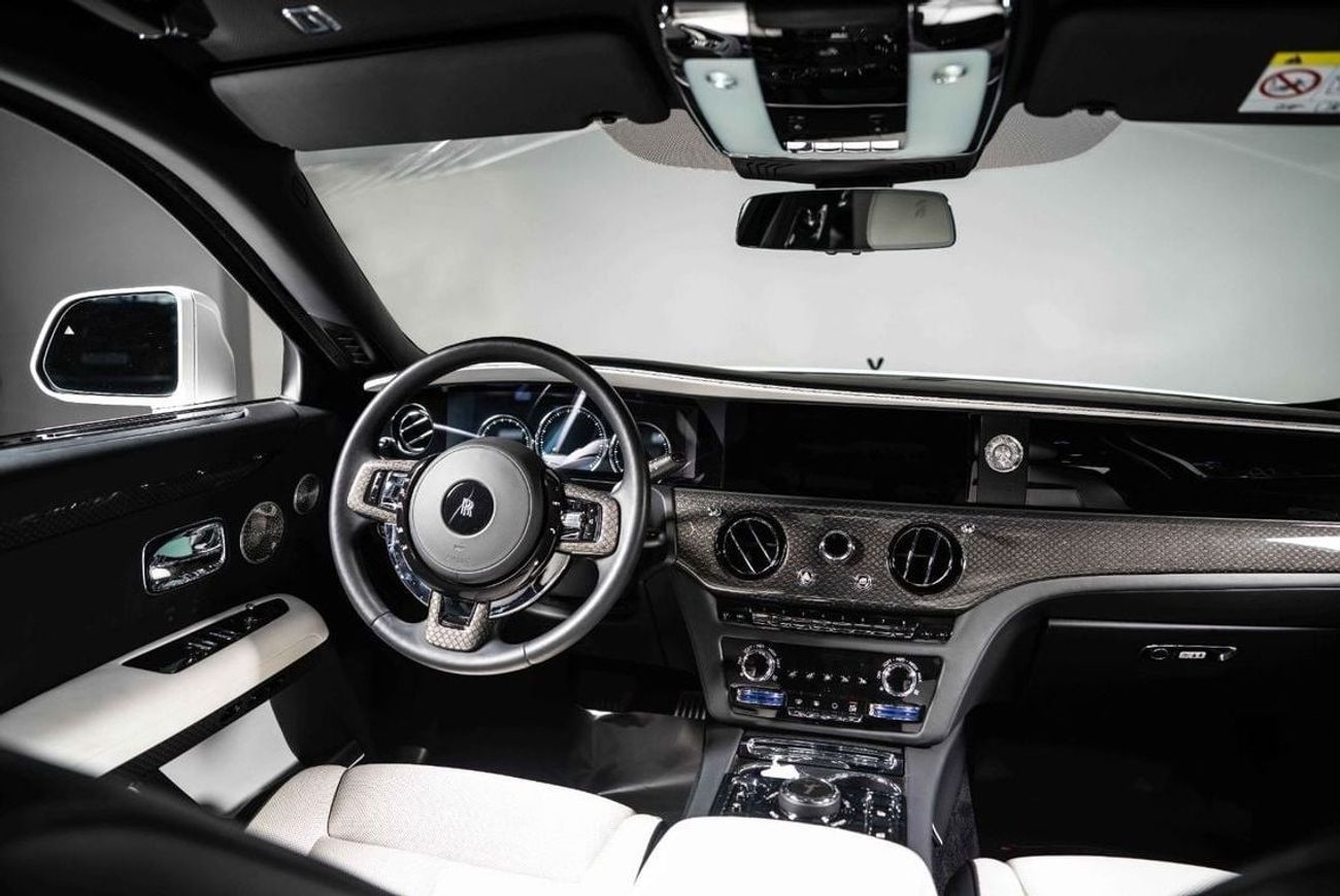 رولز رويس جوست 2022-ROLLS ROYCE GHOST BLACK BADGE-GCC -FULL AGMC HISTORY-SERVICE CONTRACT AND WARRANTY TILL JAN2026