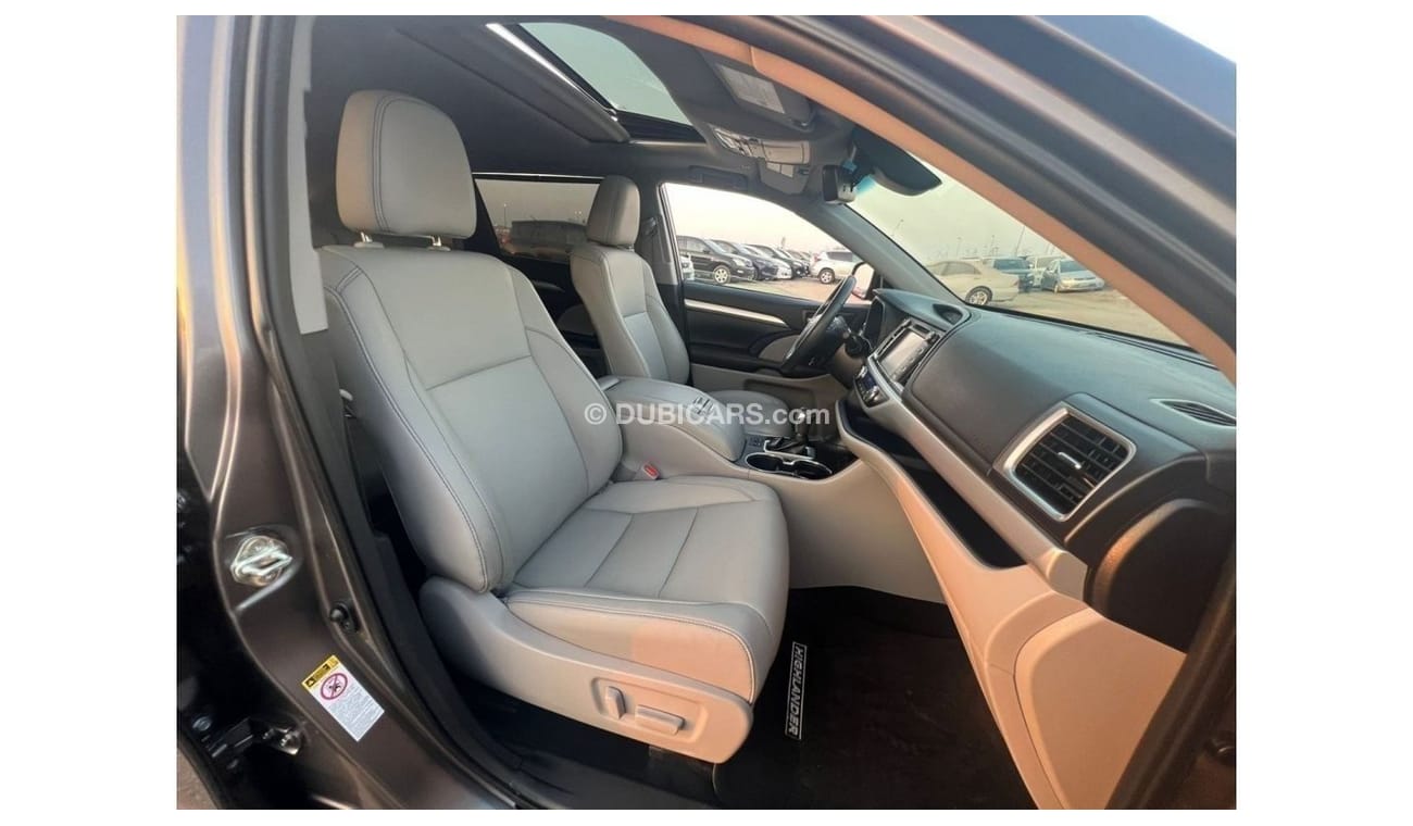 Toyota Highlander *Offer*2019 Toyota Highlander XLE 3.5L V6 Full Option - UAE PASS