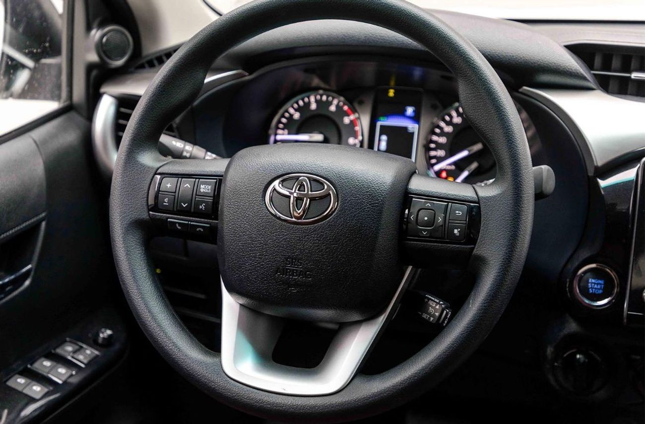 تويوتا هيلوكس 2025 Toyota Hilux DV DC 2.4L AT Diesel (White)