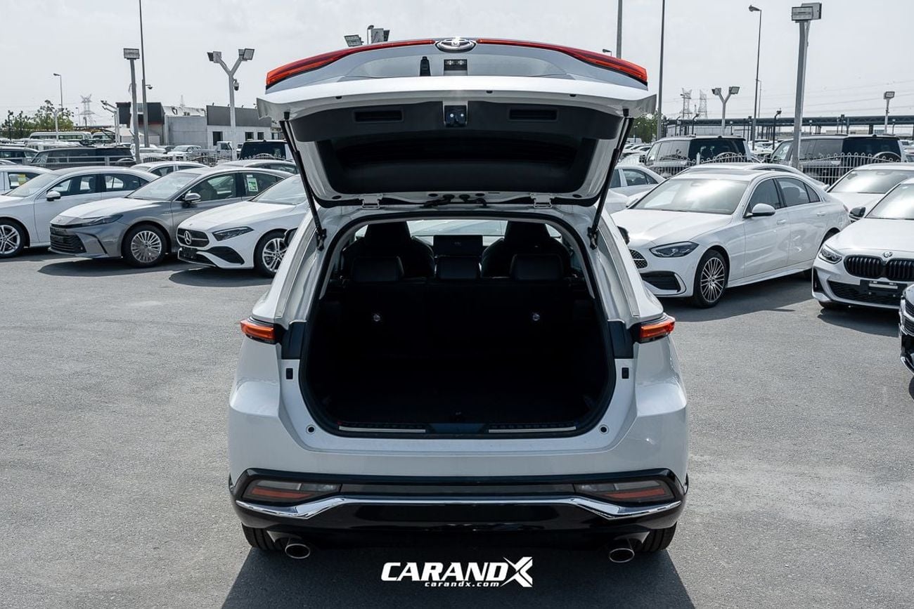تويوتا فينزا 2.0L CVT 2WD Luxury Petrol 2025