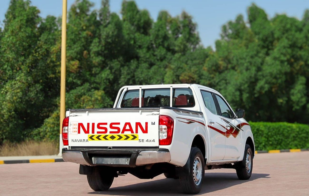 Nissan Navara Std 2.5L 4WD M/T Nissan Navara 4WD 2019 GCC Original Paint accident-free in excellent condition 1046
