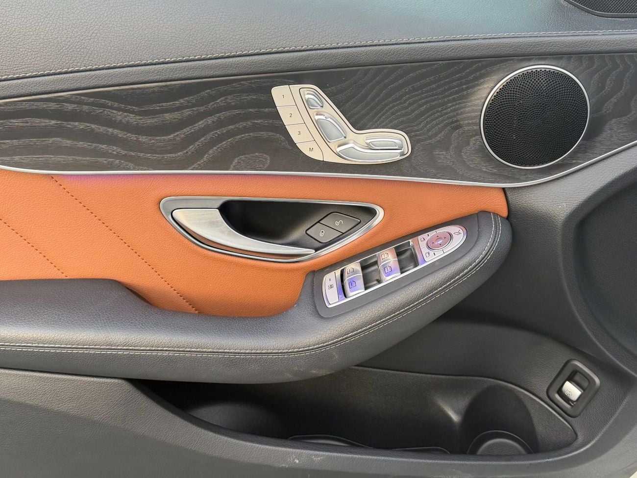 مرسيدس بنز C 200 AMG