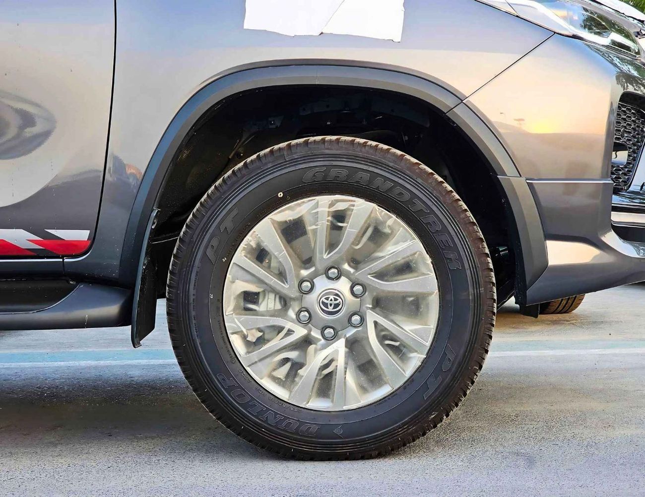 Toyota Fortuner SR5 ADVENTURE / 4.0L V6 PETROL / CLIMATE WITH LEATHER SEATS / DIFF LOCK / AUTO A/C (CODE # F6HA)