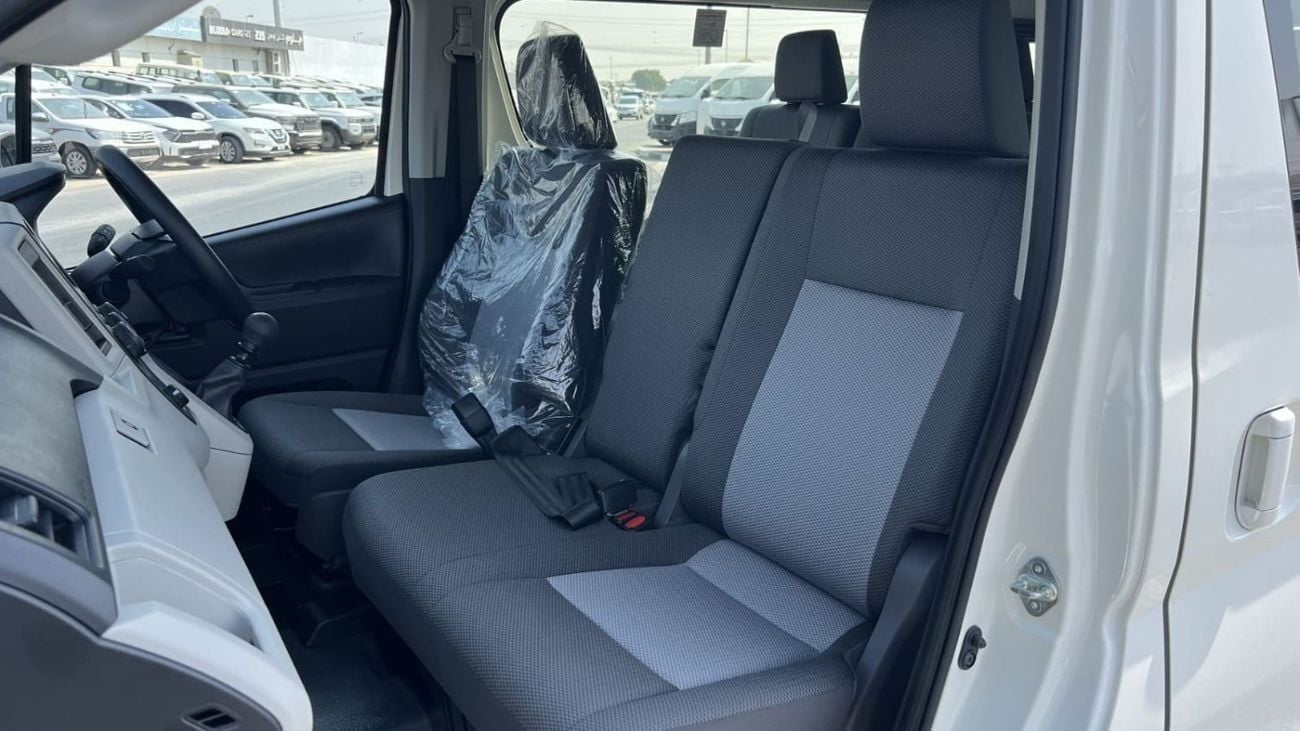 تويوتا هاياس DLS -High Roof Commuter 2.8L M/T