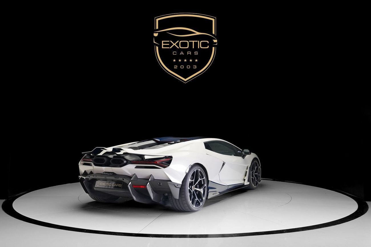 لامبورغيني ريفويلتو 6.5L V12 Hybrid