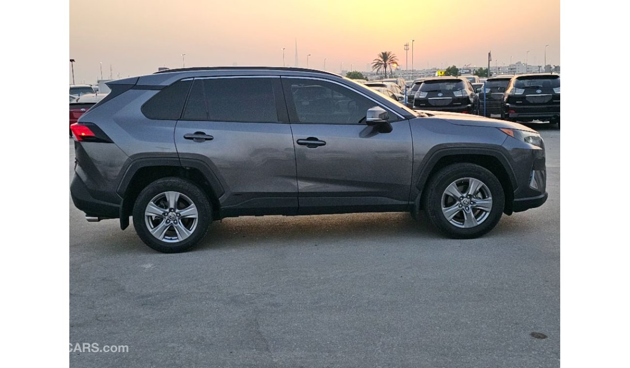 تويوتا راف ٤ 2022 Toyota Rav4 Hybrid XLE full option Sunroof