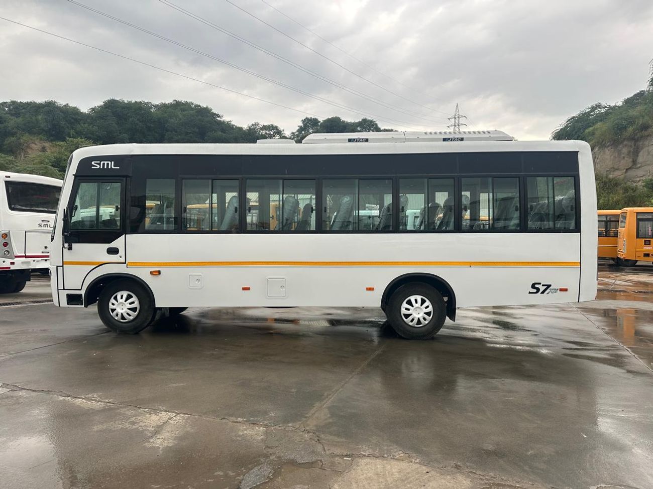 إس إم إل إيسوزو S7 بس SML-Isuzu S7 Bus 3455cc 33 SEATER Double Door AC Diesel MT