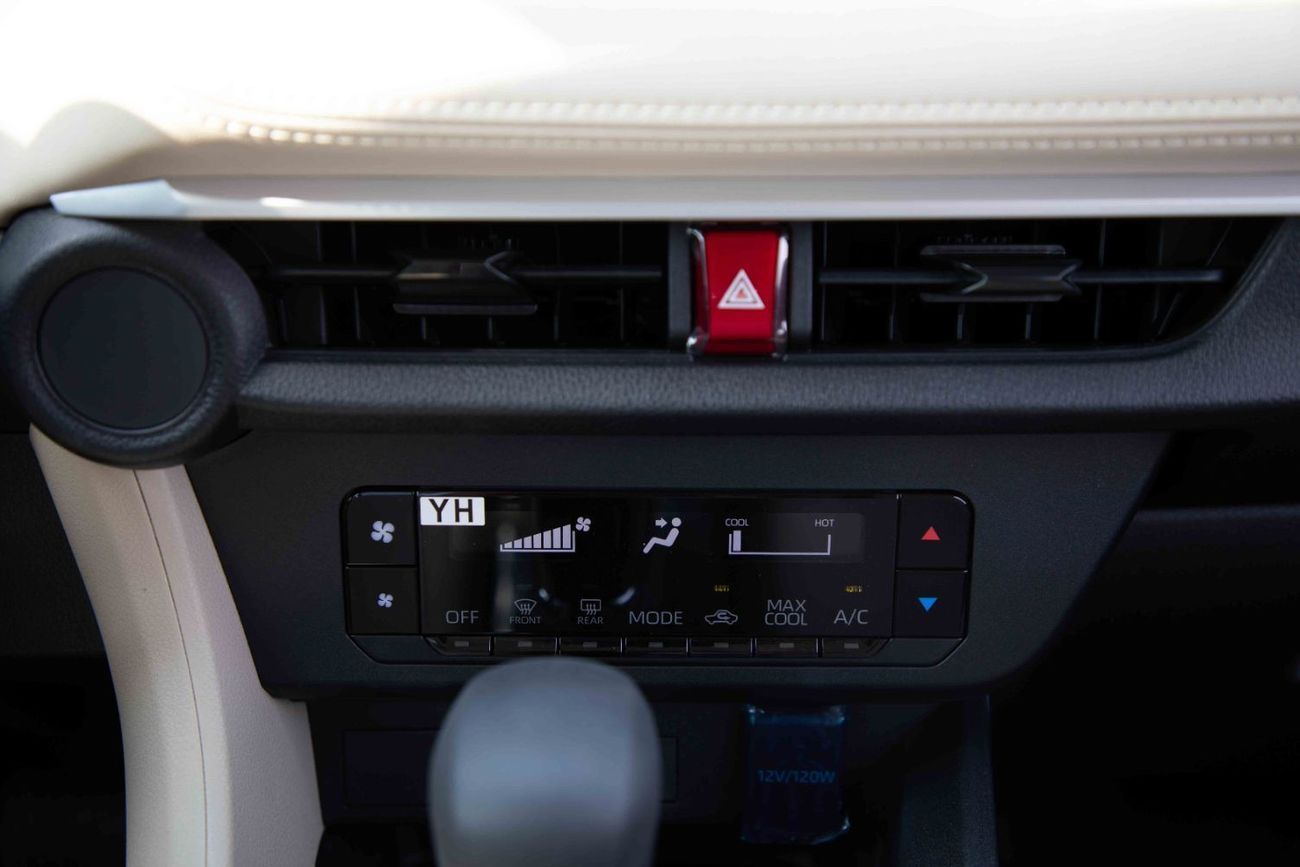 تويوتا يارس 2024 Toyota Yaris E 1.5 - White Inside Dark Brown | Export Only