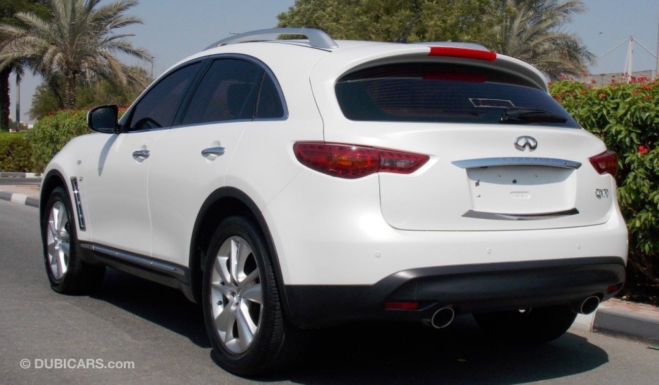 Infiniti QX70 Pre-Owned 2014  Perfect condition Under warranty and Service at The Dealer