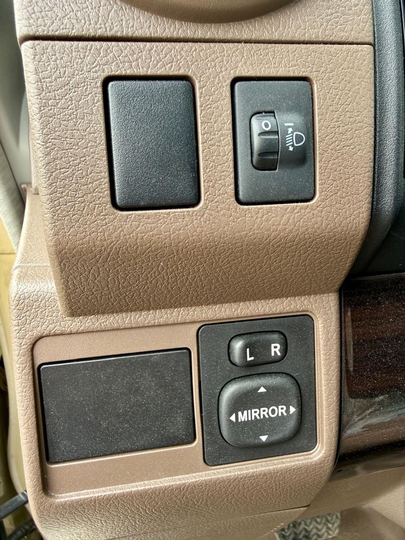 تويوتا لاند كروزر بيك آب SC 4.0L