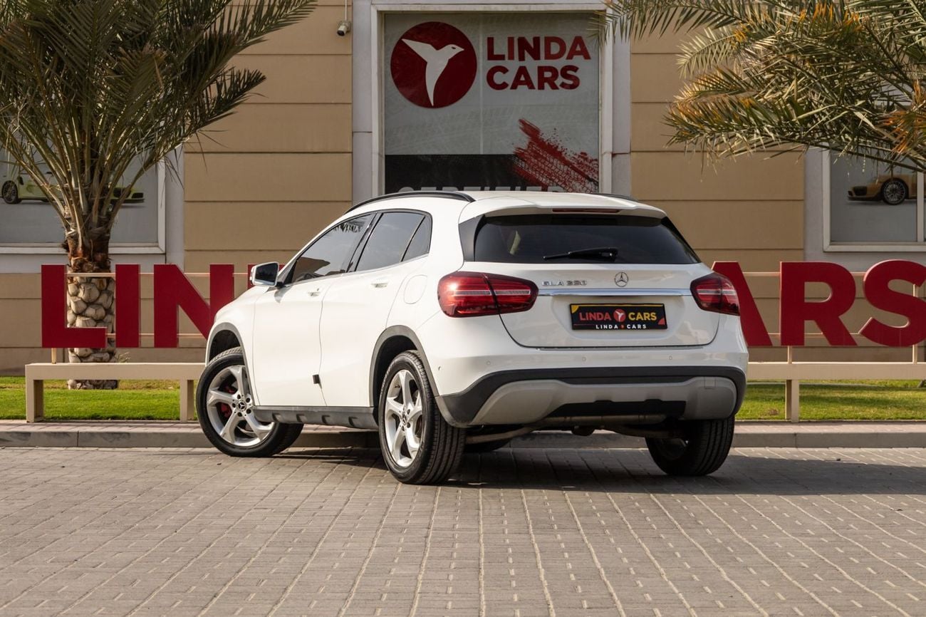 Mercedes-Benz GLA 220 Std 1.6L