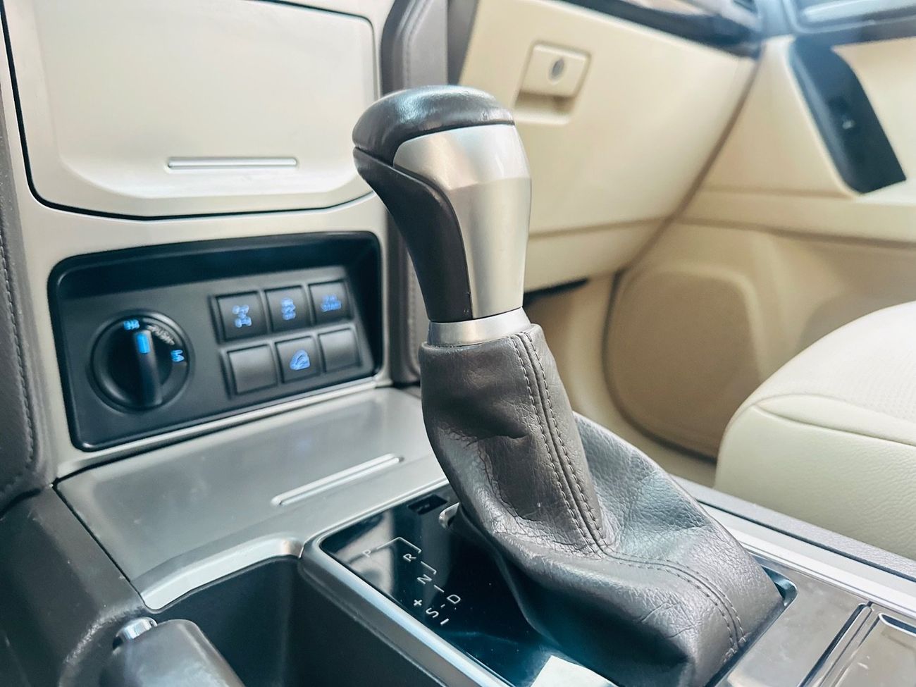 Toyota Prado VXR 4.0L 4WD