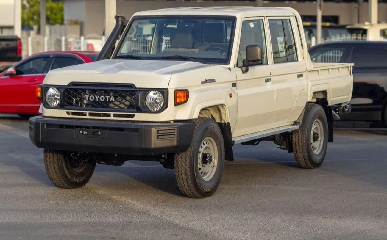 تويوتا لاند كروزر TOYOTA LAND CRUISER PICK UP DOUBLE CABIN 2.8L DIESEL M/T MY 2025